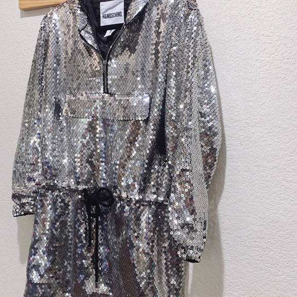 Moschino x H&M Silver Sequin Hooded Mini Dress - Picture 14 of 16